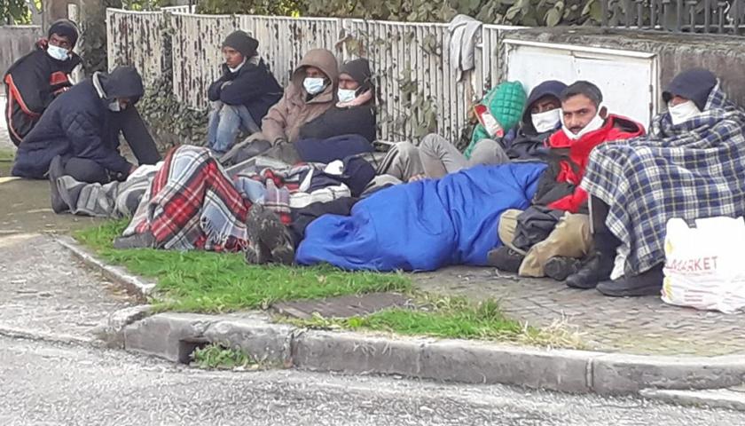 Alcuni dei migranti arrivati nella zona di Udine
