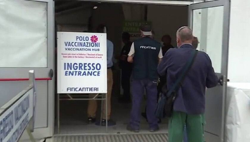 Il centro vaccinale in Fincantieri