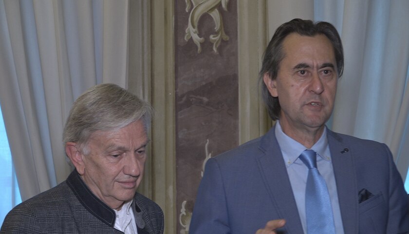 Il primo ministro bosniaco Hodžić con il presidente del Consiglio provinciale Kaswalder