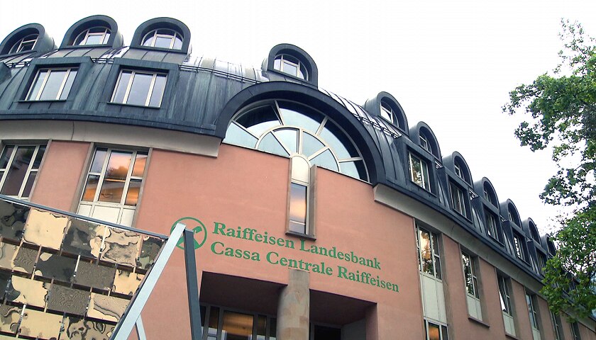 La sede di Raiffeisen nel centro di Bolzano