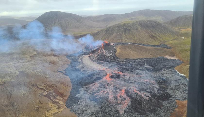Islandski vulkan še naprej bruha