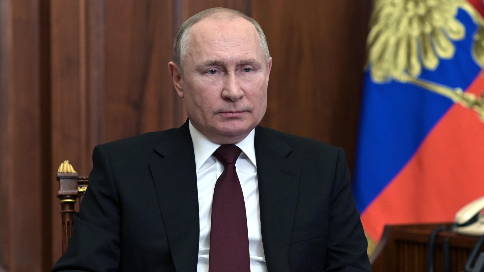 Putin chiede invio di truppe all'estero
