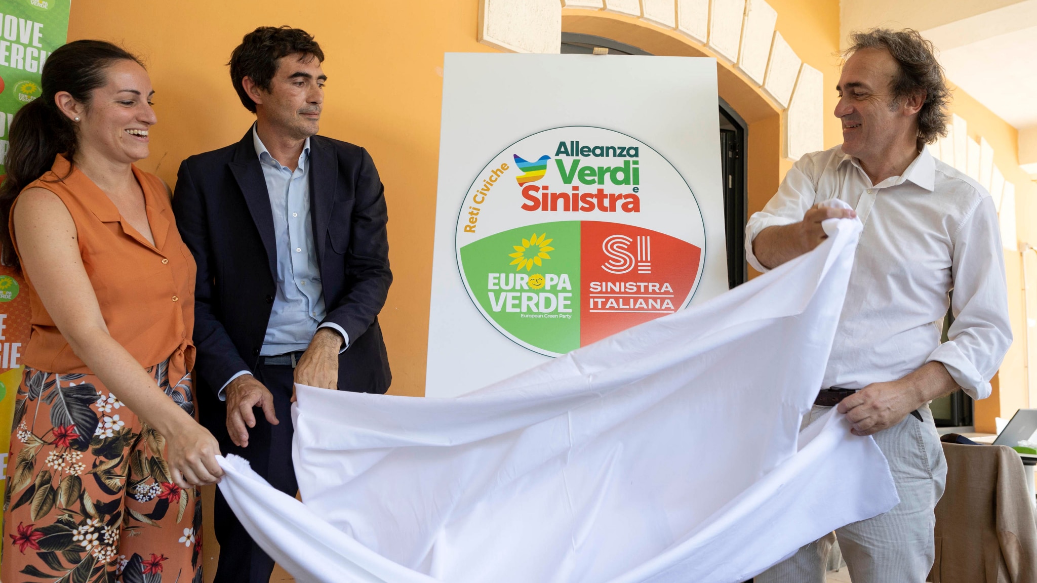 Anche la colomba arcobaleno nel simbolo unitario di Verdi e Sinistra italiana per le politiche