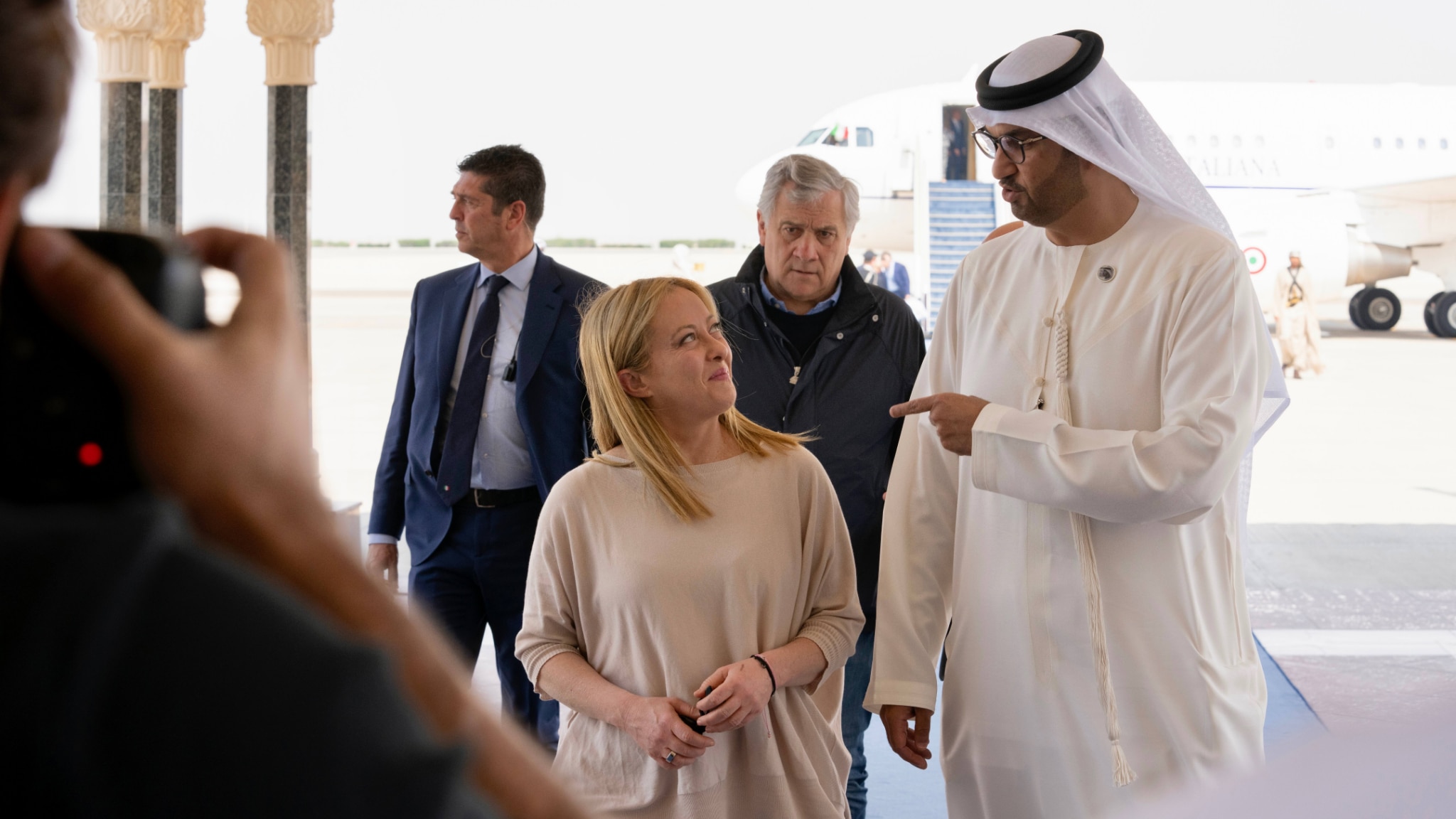 Giorgia Meloni ad Abu Dhabi per rilanciare le relazioni tra Italia ed Emirati