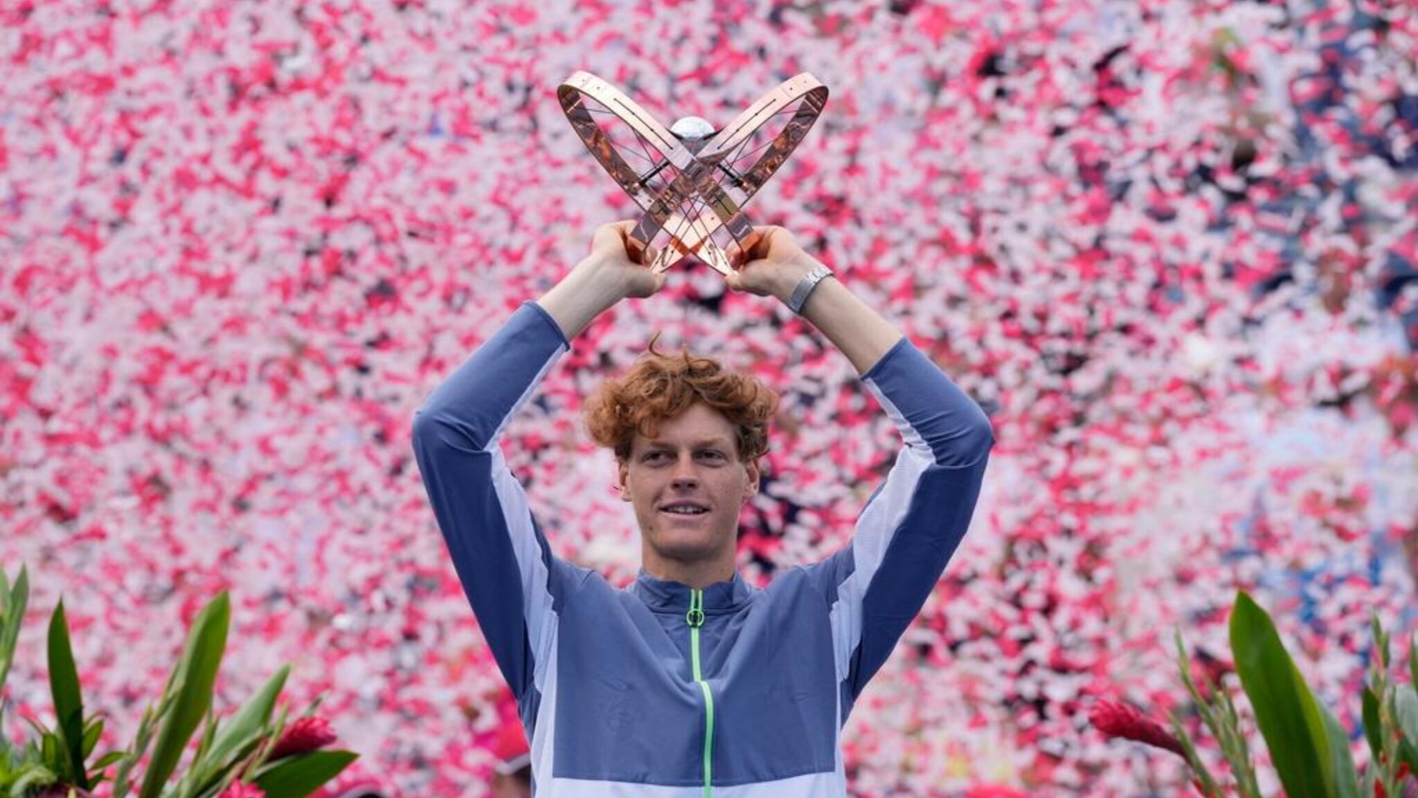 Jannik Sinner vince a Toronto battendo Alex de Minaur, 6-4 6-1
