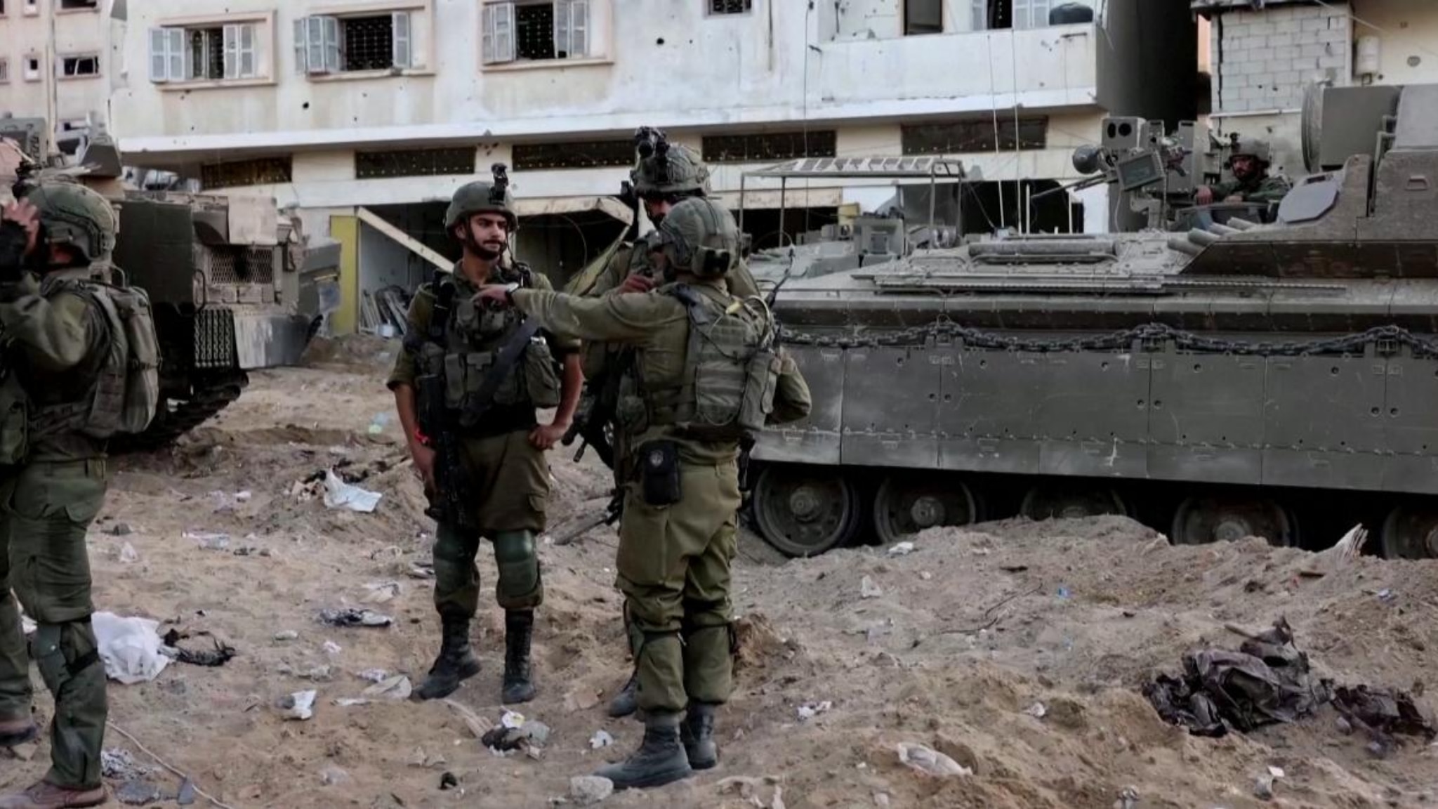 Le rovine di Gaza, i giornalisti al seguito delle truppe israeliane