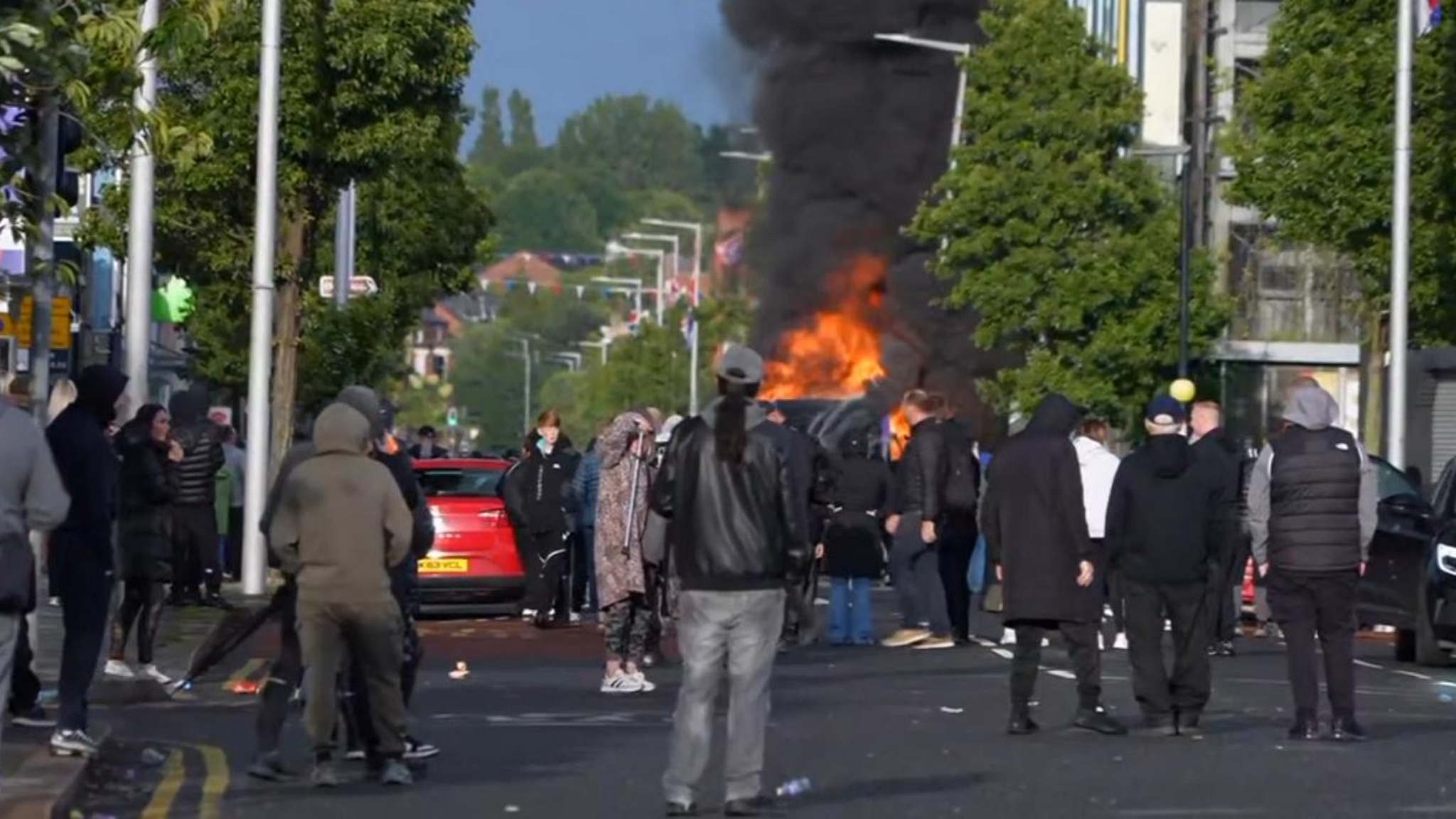Accoltellamento shock a Belfast, scoppiano disordi