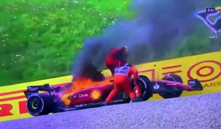 F1: Austria; Sainz rompe il motore, fuoco dalla Ferrari