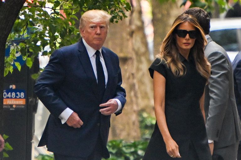 L'ex presidente degli Stati Uniti Donald J. Trump arriva per il funerale di Ivana Trump alla chiesa cattolica romana di St. Vincent Ferrer