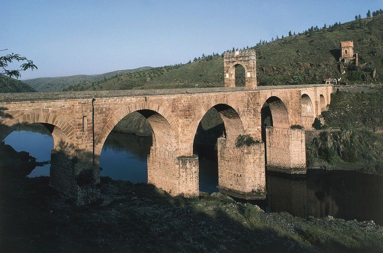 The Alcántara Bridge is a Roman arch bridge built between the years 103 and 104 that crosses the Tagus River in the Spanish city of Alcántara in the province of Cáceres