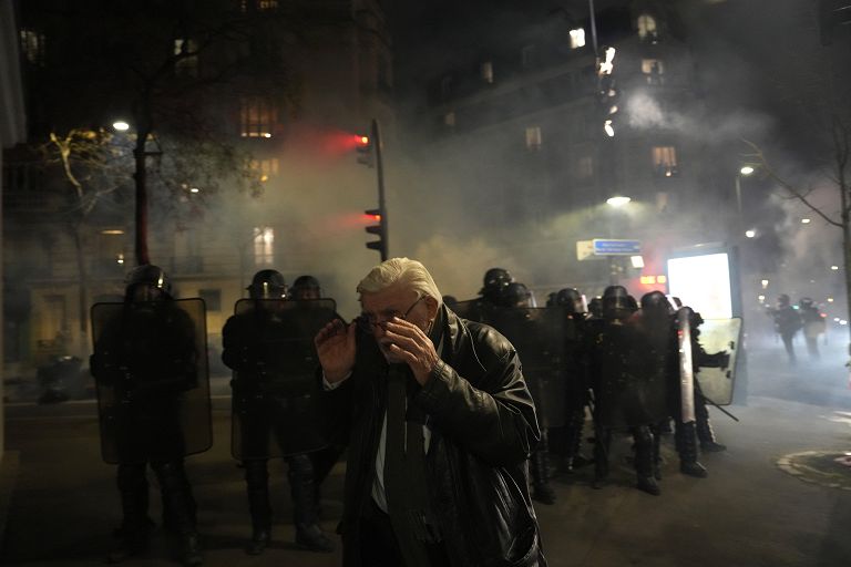 Francia: ancora scontri e proteste contro la riforma delle pensioni di  Macron