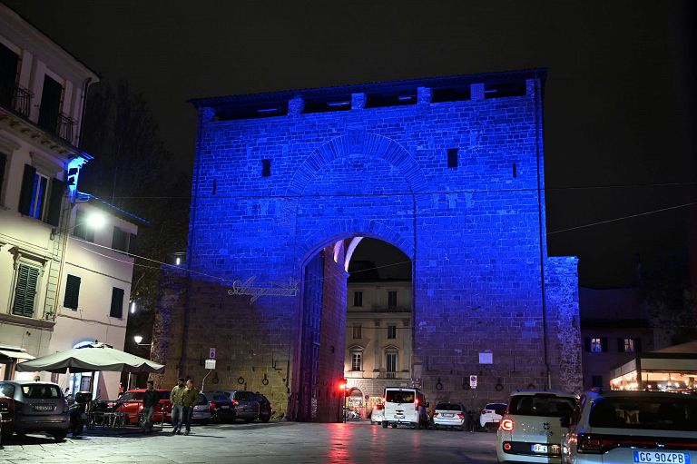 Blue-lit monuments, the color of Europe.  Florence, December 2, 2023