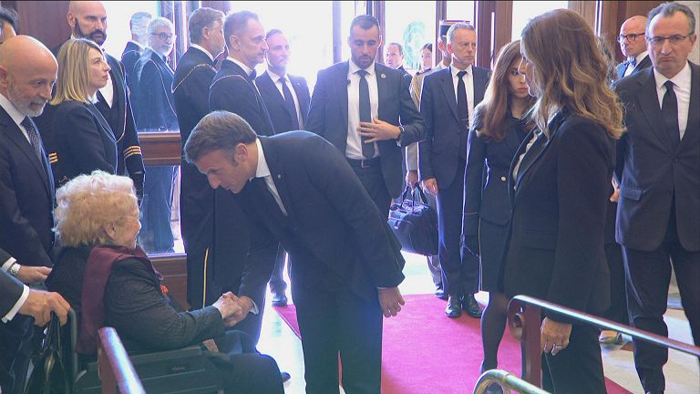 Montecitorio, il presidente Macron arriva ai funerali del presidente emerito, Giorgio Napolitano
