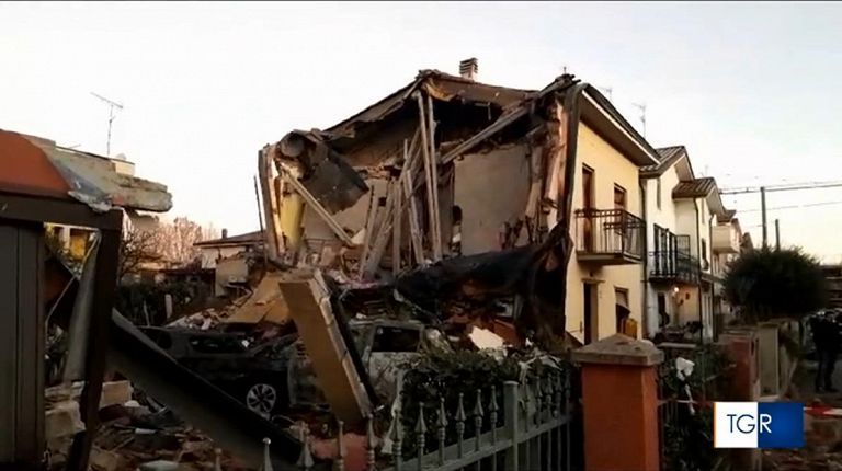 Esplosione di una palazzina a Modena