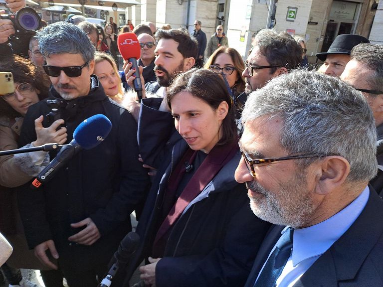 Elly Schlein in Abruzzo to support the election campaign of presidential candidate Luciano D'Amico
