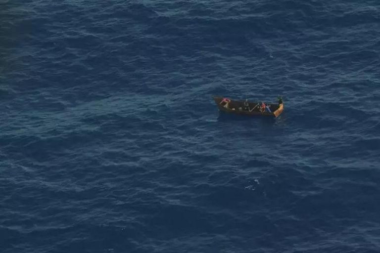 Barchino, salvati 4 migranti, 3 dispersi